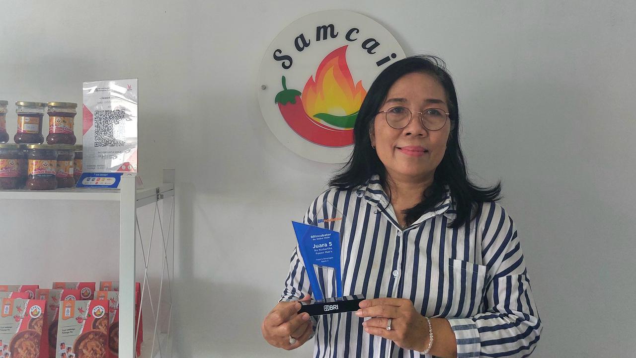 Belajar Digital Marketing di Usia 57 Tahun, Ika Nurkartika Raih Juara 5 BRIncubator 2024 dan Bawa UMKM Sambal Samcai Naik Kelas