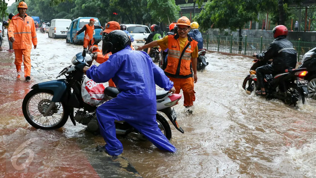 20160212-Hujan Deras, Lenteng Agung Banjir hingga 50cm