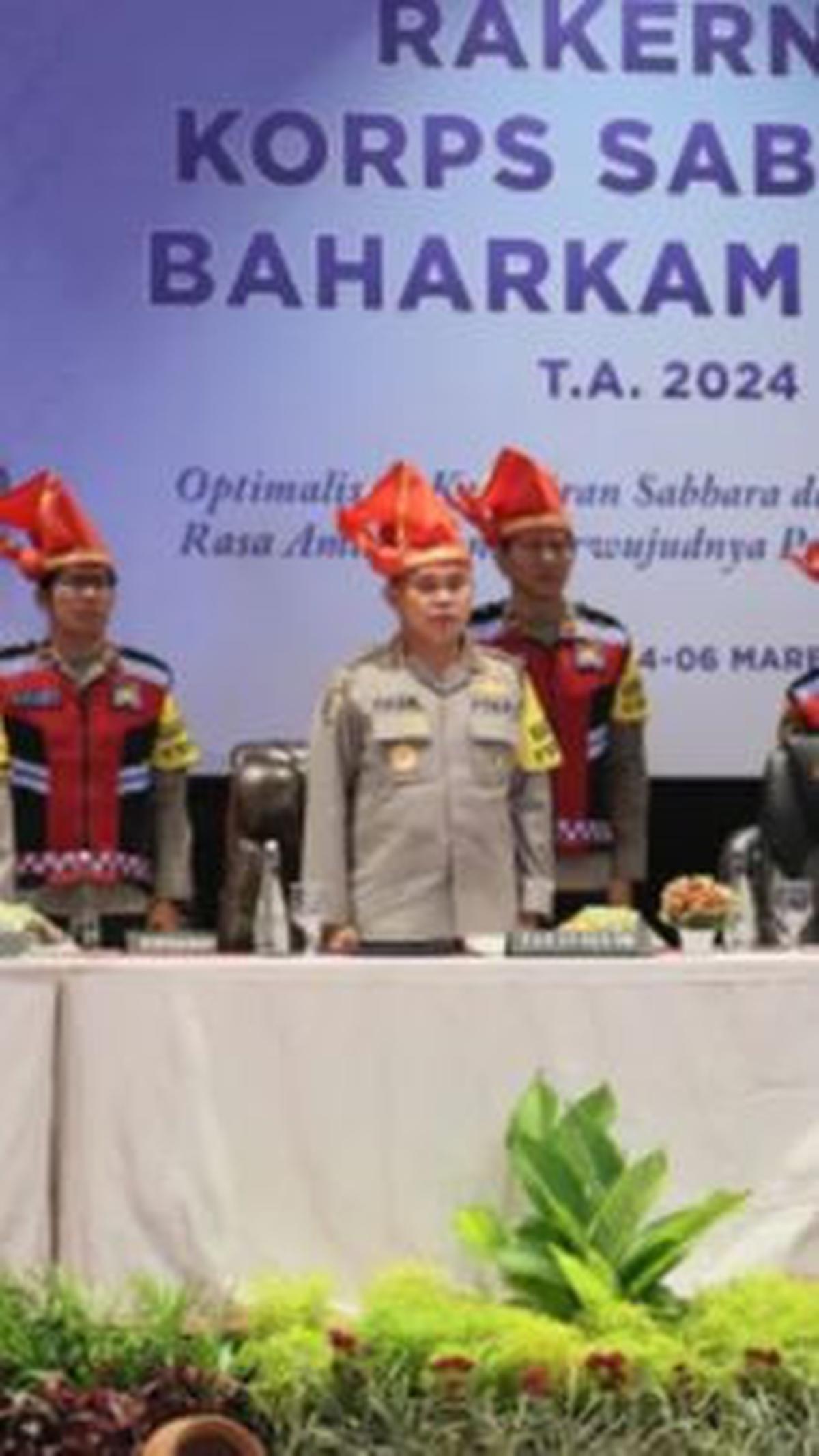 "Saya ingin melakukan pembaharuan dengan modernisasi sistem dan metodelogi, kita harus naik kelas!" sambungnya.