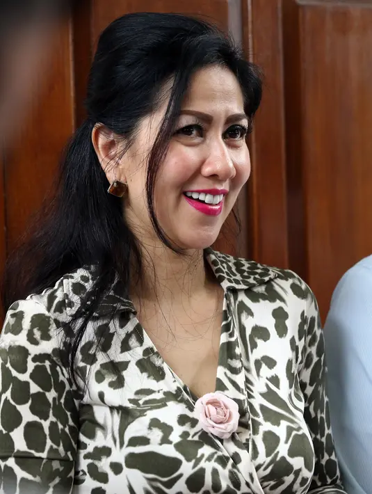 Dalam agenda sidang yang di gelar di Pengadilan Negeri Jakarta Selatan, Selasa (8/3), pihak Ivan mengajukan usulan perdamaian. (Nurwahyunan/Bintang.com)