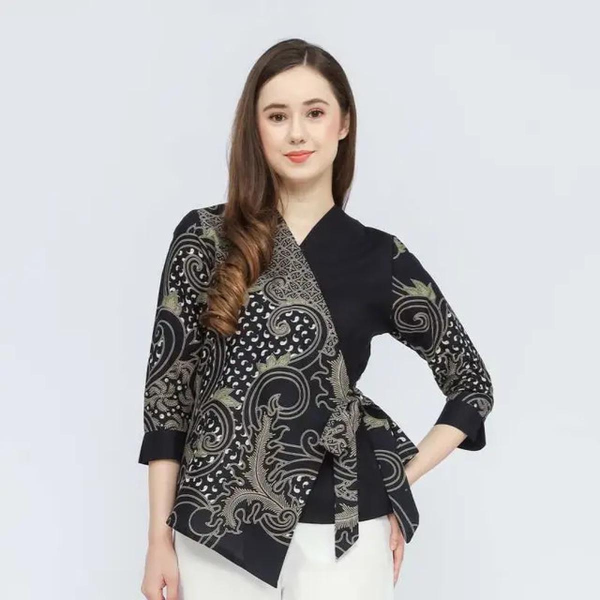 5 Model Baju Batik Kombinasi Kain Polos untuk Wanita Terbaru