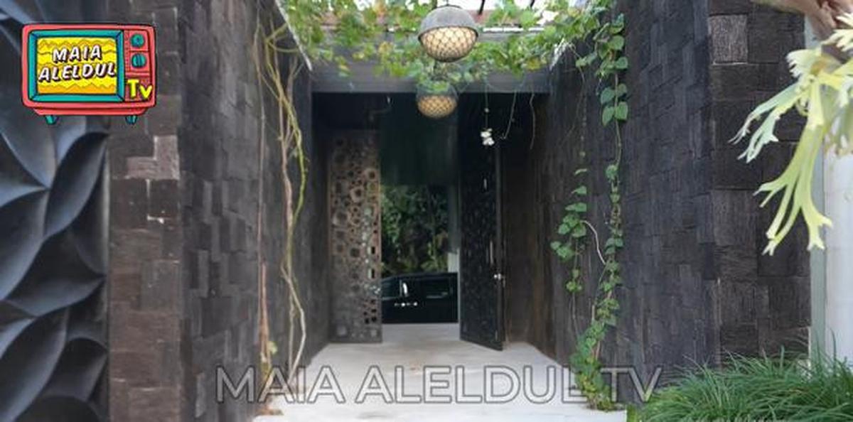 8 Potret Bagian Depan Villa Maia Estianty di Bali, Inspirasi Desain Hunian ala Resort