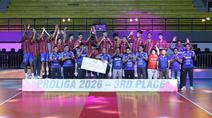 Surabaya Samator akhirnya memastikan diri sebagai peringkat ketiga putra Proliga 2026. Dalam laga penentu atau leg ketiga yang berlangsung di GOR Amongrogo, Yogyakarta, Kamis (23/4/2026) malam, tim asuhan Rodolfo Sanchez sukses menumbangkan Jakarta Garuda Jaya 3-0 (25-19, 25-17, 25-20). (Dok. PBVSI)