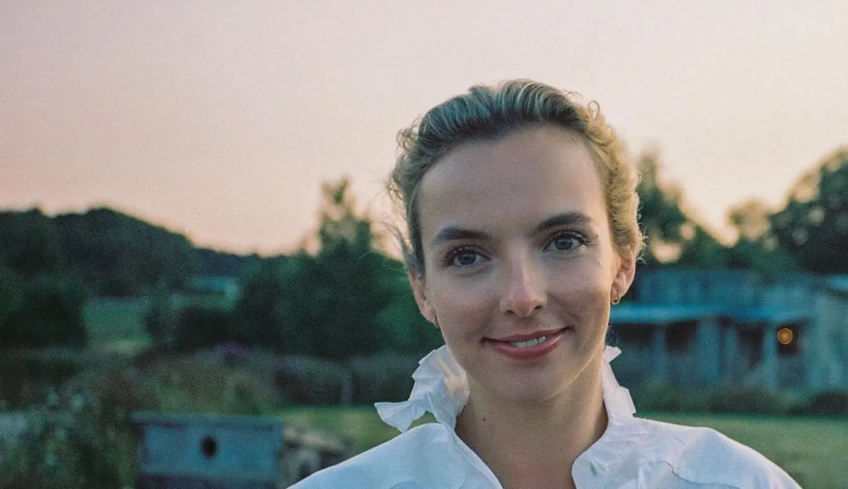 Jodie Comer mengalahkan Bella Hadid yang sebelumnya ditetapkan sebagai wanita paling cantik di dunia. (FOTO: instagram.com/jodiemcomer/)