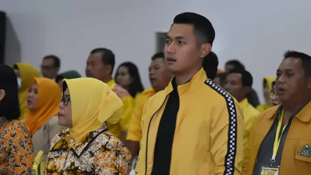 6 Potret Aditya Halindra Faridzky, Calon Bupati Tuban yang Viral