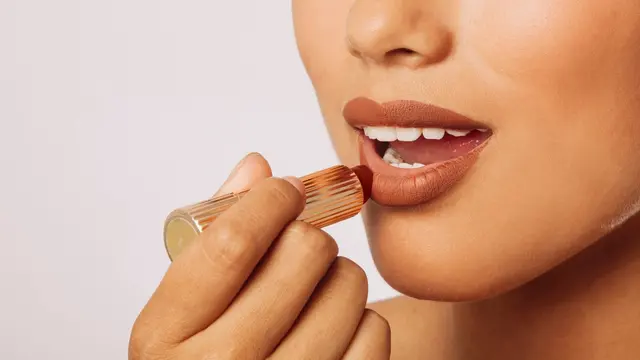 Rekomendasi warna lipstik untuk Kulit Gelap (Foto/Sumber: Freepik)