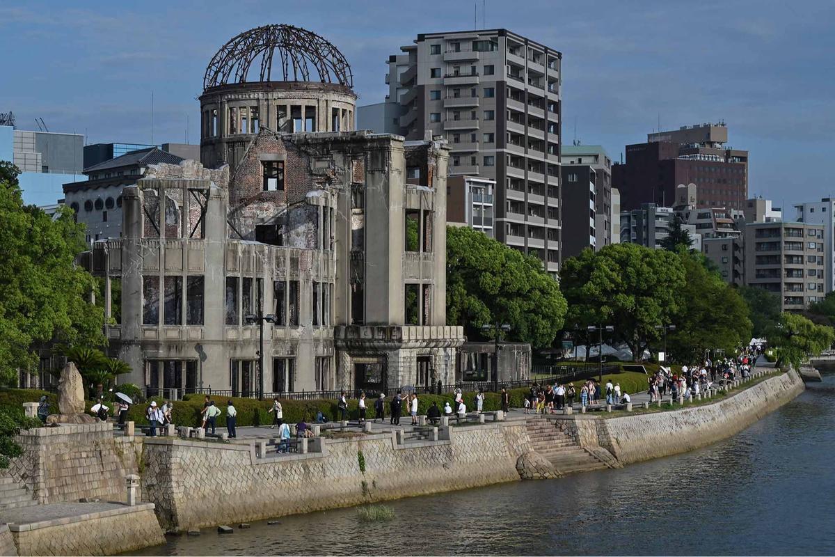 FOTO: 80 Tahun Tragedi Hiroshima, Api Unggun Menyala untuk Perdamaian