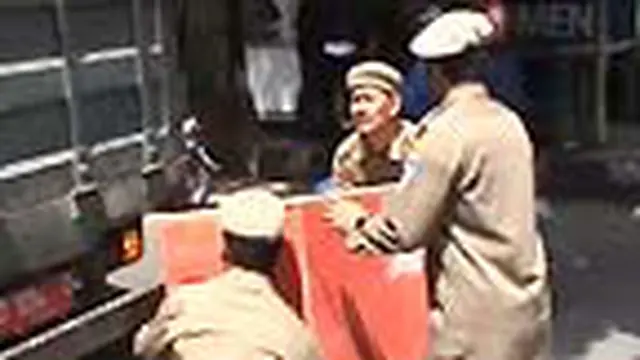 Satpol PP Razia Kios Liar dan Lapak PKL