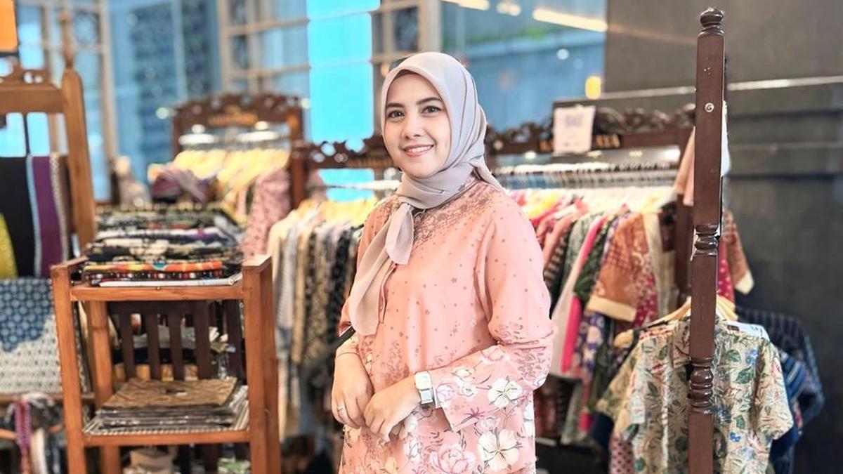 Selebgram Lia Oktafianti Konsisten Bikin Konten Keluarga dan Lifestyle, Kini Punya Lini Busana Sendiri