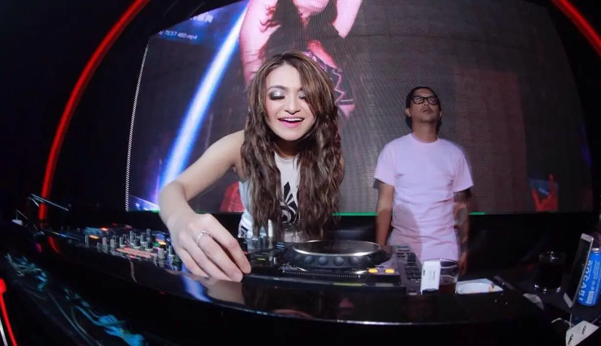 Nathalie Holscher (Instagram/nathalieholscher)