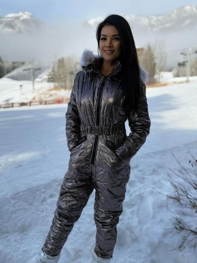 Potret Farah Quinn dan Keluarga Nikmati Liburan Musim Dingin (credit: https://www.instagram.com/farahquinnofficial/)