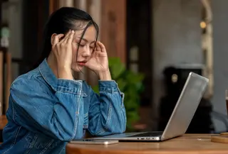 Meredakan Gelombang Cemas: Seni Self-Soothing agar Jiwa Tetap Tenang./Copyright depositphotos.com/bongkarngraphic