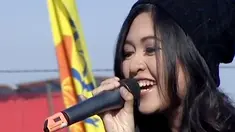 Utopia  membawakan lagu Hujan dalam acara inBox SCTV (18/07/2014).  