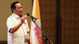 Ketua Umum PBVSI, Imam Sudjarwo memberikan sambutan saat Penyambutan Timnas Voli Indonesia untuk SEA Games 2023 Kamboja dan Perkenalan Pengurus Pusat PBVSI masa Bakti Tahun 2023-2027 yang berlangsung di Hotel Sultan, Jakarta, Rabu (24/05/2023). (Bola.com/Bagaskara Lazuardi)