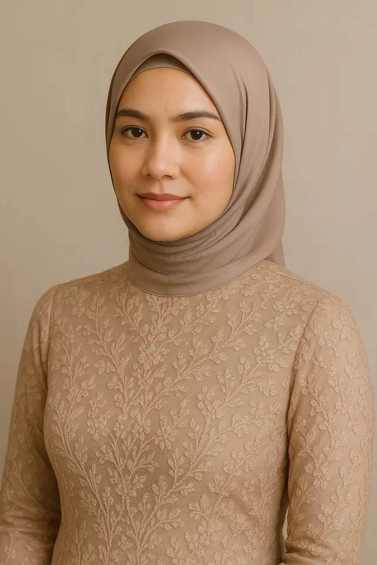 7 Model Hijab Segi Empat untuk Kondangan di 2025, Tampil Rapi dan Stylish