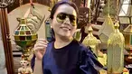 Mayangsari kedapatan terlihat jalan-jalan ke kota Solo. Tepatnya di pasar barang antik Triwindu, Mayangsari tampil klasik namun tetap elegan. (Liputan6.com/IG/@mayangsari.official)
