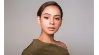 5 Pesona Sahila Hisyam, Tetap Menawan Meski Tanpa Makeup (sumber: Instagram.com/sahilahisyam)