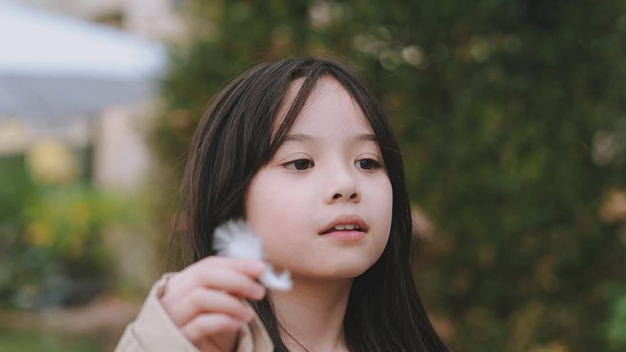 Genap 10 Tahun, Ini 7 Potret Tumbuh Kembang Gempita yang Diunggah Gisella Anastasia hingga Bikin Netizen Gemas