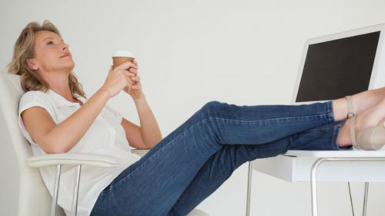 Pegawai bekerja usai libur panjang