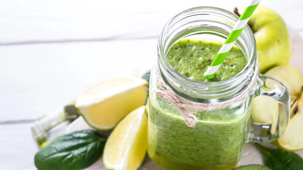 Resep Smoothie Hijau Detox dengan Jahe dan Lemon