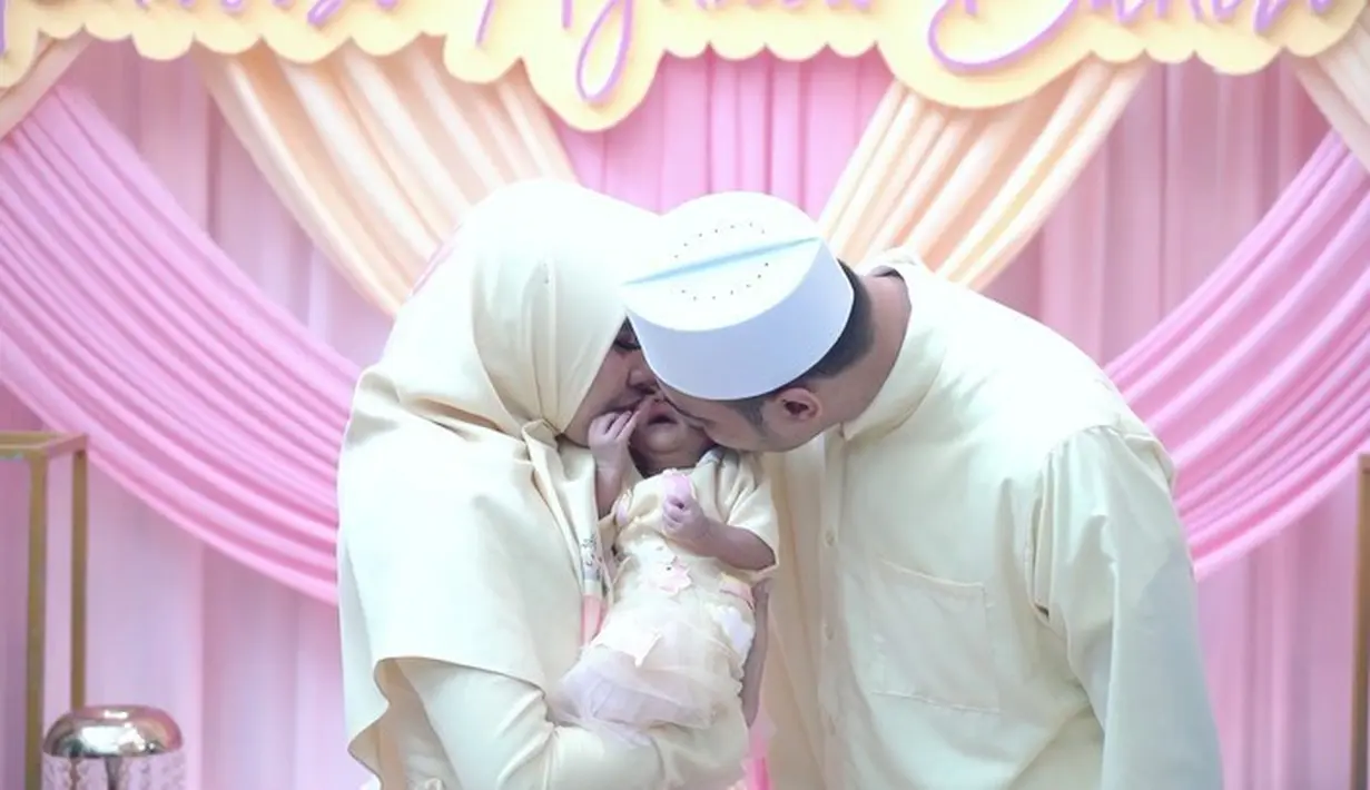 "Sehat. Udah di vaksin," kata Kartika Putri di kawasan Kapten Tendean, Jakarta Selatan, Senin (13/1/2020). (Instagram/kartikaputriworld)