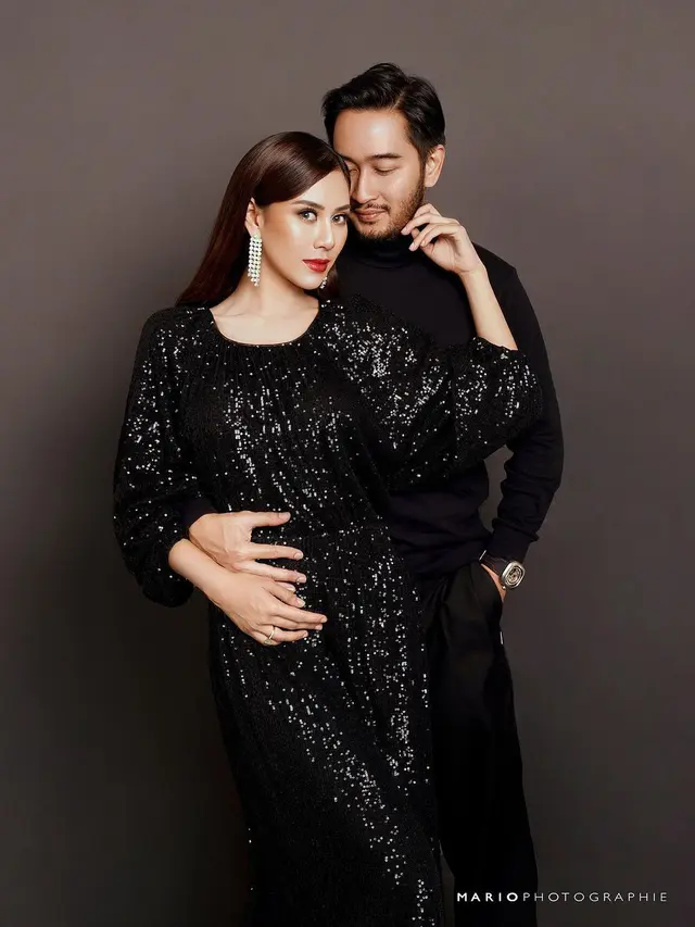 6 Inspirasi Outfit Foto Jeje Govinda Berharap Punya Anak Lagi