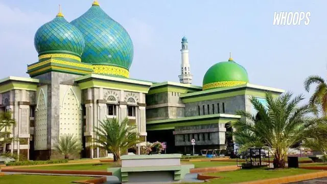 Taj Mahal menginspirasi pembangunan Masjid An-Nur di Pekanbaru, Riau. 