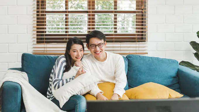 Kangen Nonton Bioskop Saat Harus #DiRumahAja? Bikin Bioskop Mini Yuk!