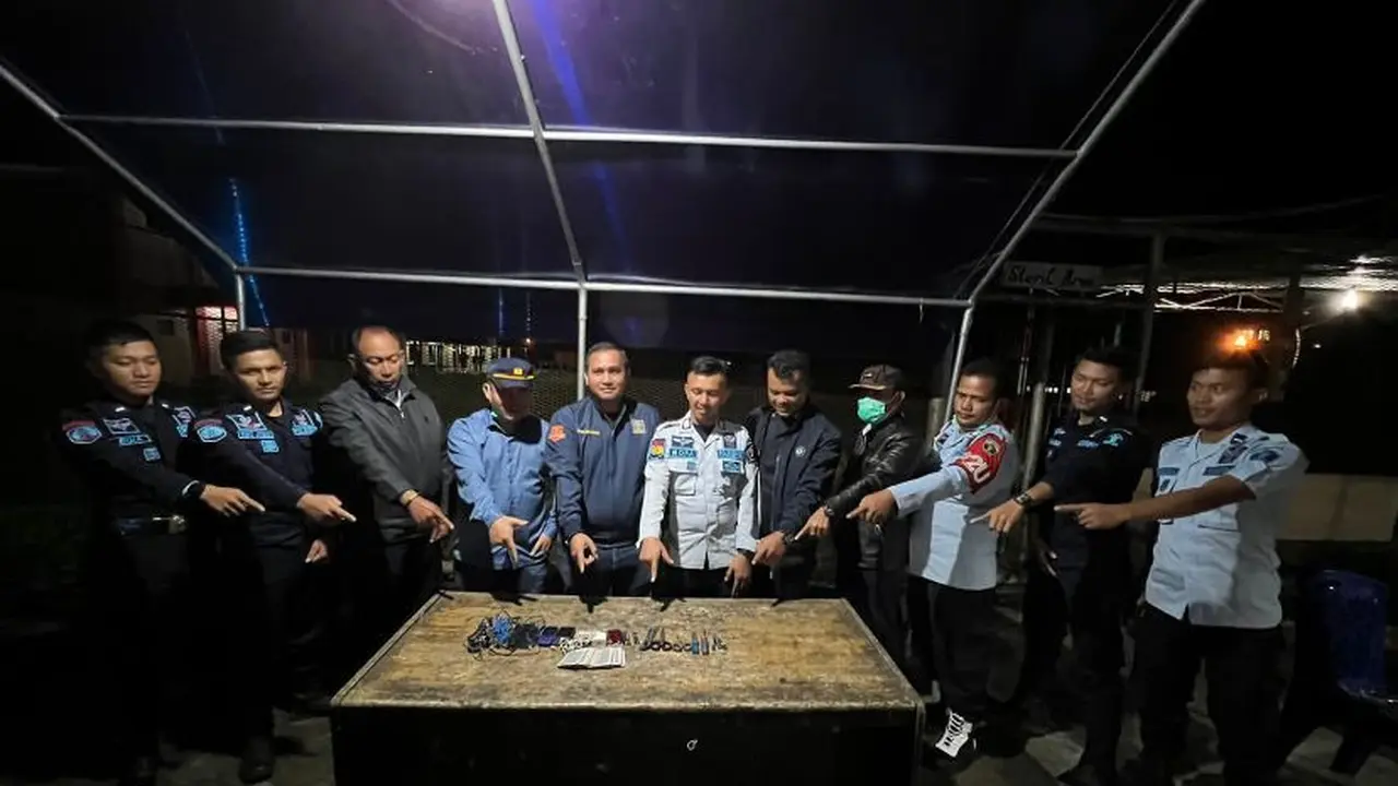 Zero Halinar (Handphone, Pungli, dan Narkoba) diwujudkan Rumah Tahanan Negara Kelas IIB Humbang Hasundutan salah satunya dengan melaksanakan penggeledahan terhadap Warga Binaan, Rabu (2/8) (Istimewa)