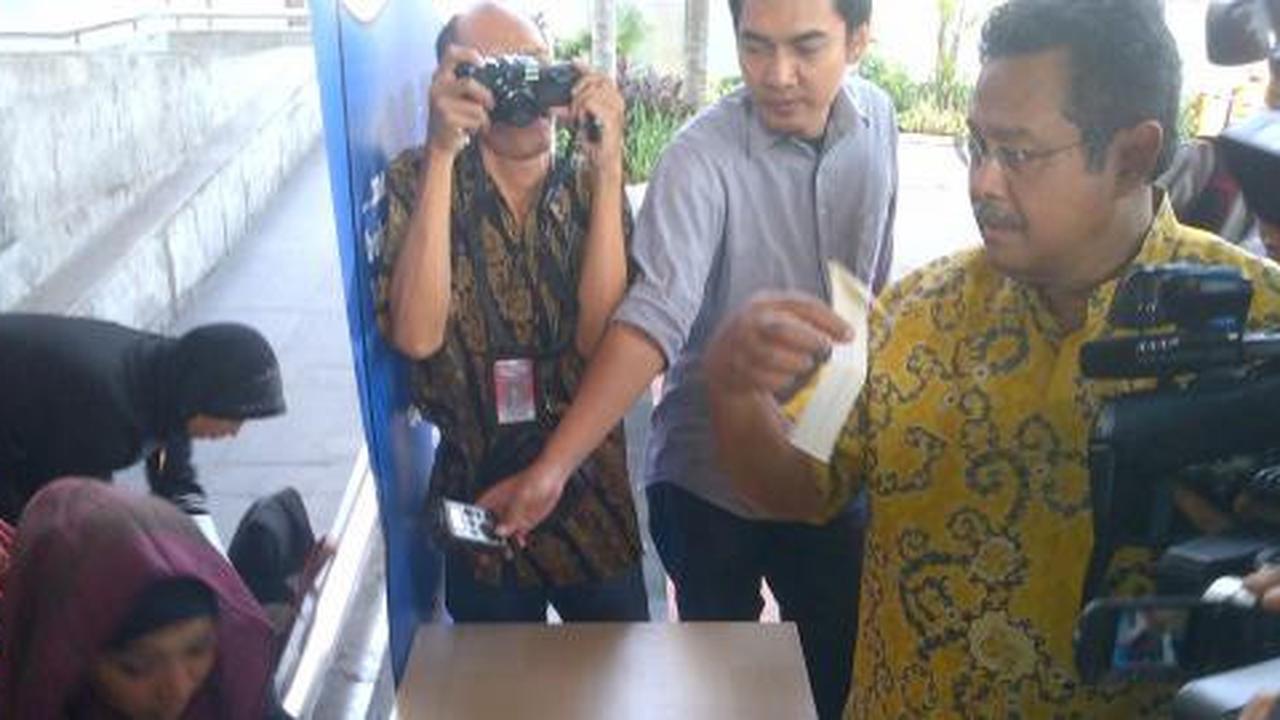 Fahmi Idris sumbang selembar cek ke KPK