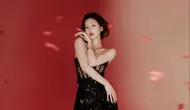 Zhao Lusi Tampil Memukau di Acara Gala dengan Dua Gaun Haute Couture