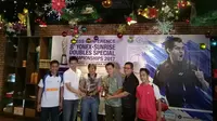 Candra Wijaya (tiga dari kiri) mengatakan kejuaraan khusus ganda, Yonex-Sunrise Doubles Championship, sempat vakum pada 2016. Hal itu disampaikan saat konferensi pers di Jakarta, Senin (11/12/2017). (Bola.com/Budi Prasetyo Harsono)
