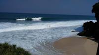 Gelombang tinggi di laut Gunung Kidul Yogyakarta. (Liputan6.com/Sunariyah)