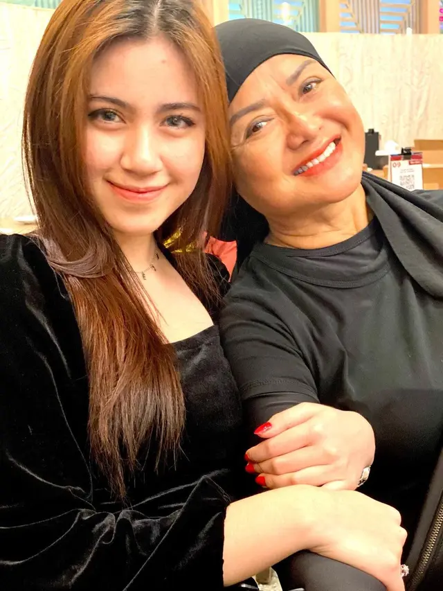 Potret Kedekatan Betharia Sonatha dengan Rinoa Aurora, Sempat Beri Pesan Agar Menanamkan Kasih Sayang pada Pasangan