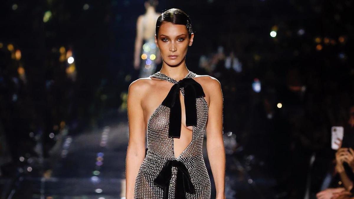 4-tren-naked-dress-dari-runway-fashion-week-fall-winter-2020