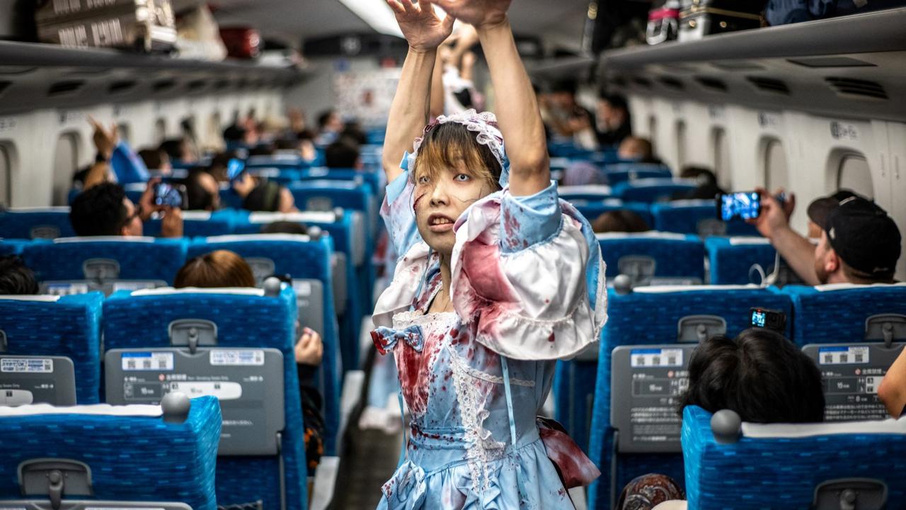 Gerombolan zombie serbu kereta cepat Shinkansen di Jepang