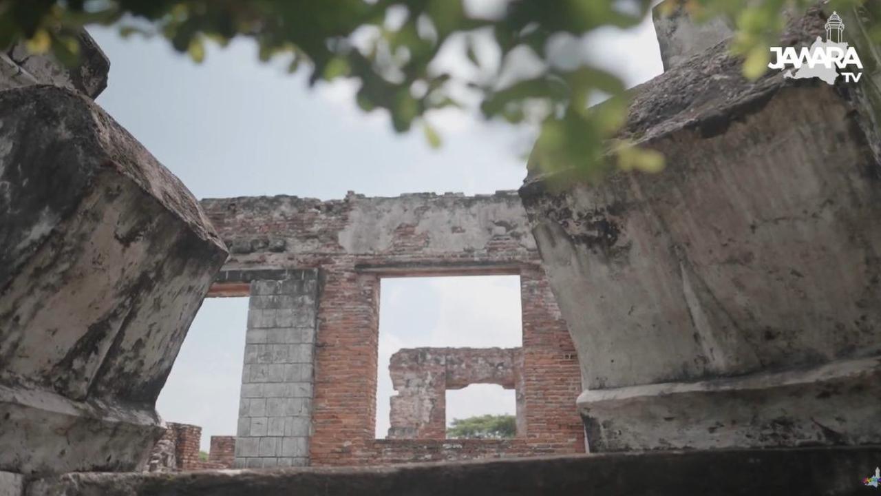 Tersisa Puing-Puing Bangunan