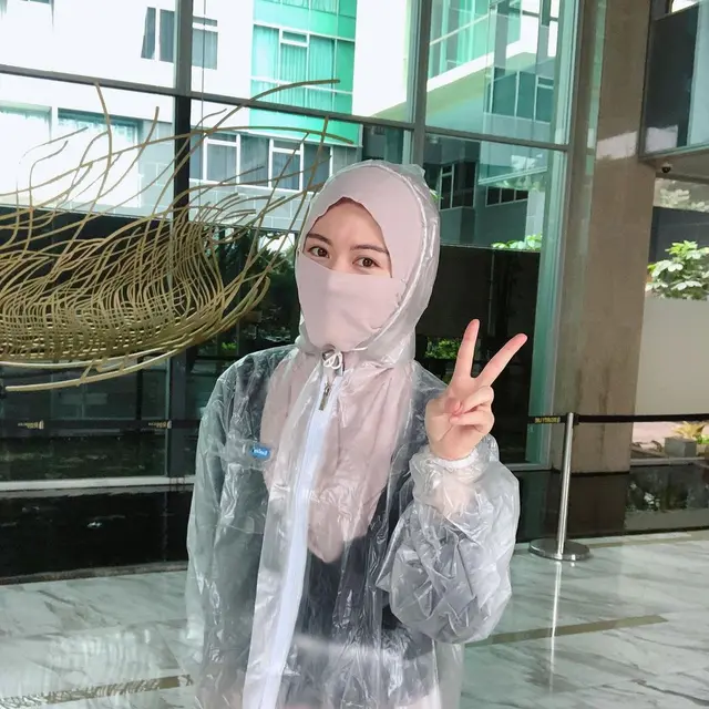 10 Tahun Jadi Mualaf, Ini 6 Potret Ayana Moon Pakai Cadar