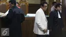 Saksi dokter ahli forensik Slamet Purnomo yang mengotopsi Wayan Mirna Salihin usai memberikan keterangan dalam sidang lanjutan Jessica Kumala Wongso di Pengadilan Negeri Jakarta Pusat, Rabu (3/8). (Liputan6.com/Immanuel Antonius)
