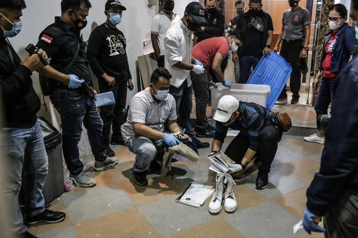 Usai Munarman Ditangkap, Polisi Geledah Kantor Sekretariat FPI