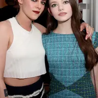 Mackenzie Foy, pemeran Renesmee dalam franchise Twilight memang tumbuh menjadi perempuan cantik saat ini. Yuk, throw back pada masa-masa ia menjadi anak kecil yang imut! (SHUTTERSTOCK - Cosmopolitan)