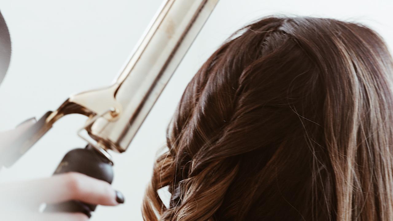 8 Perawatan Rambut Rusak karena Catok, Ikuti Tips Ampuh Berikut