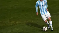 Salah satu aksi penyerang Argentina Lionel Messi, pada pertandingan Copa America, melawan Jamaika, di Vina del Mar, 20 Juni 2015. (AFP PHOTO / PABLO PORCIUNCULA)