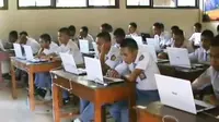 Dari 42 sekolah di wilayah Garut, Jawa Barat hanya 3 sekolah yang menyatakan siap menyelenggarakan UN online.