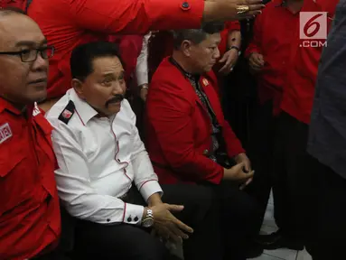 Ketua Umum PKPI Hendropriyono saat mendengarkan pembacaan putusan di PTUN Jakarta, Rabu (11/4). PTUN mengabulkan gugatan PKPI untuk menjadi peserta Pemilu 2019. (Liputan6.com/Arya Manggala)