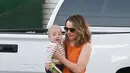 Meski demikian, paparazzi berhasil mengungkap wajah menggemaskan anak Rachel bersama dengan kekasihnya Jamie Linden. (STEFAN / BACKGRID/HollywoodLife)