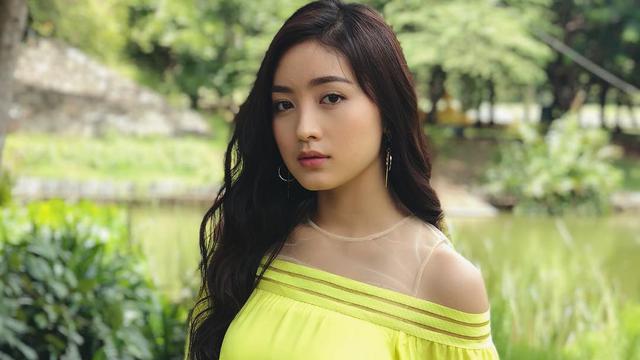 [Bintang] Cantik Seperti Perempuan Korea, Gaya Rambut Natasha Wilona Ini Siap Lengkapi Weekend Look