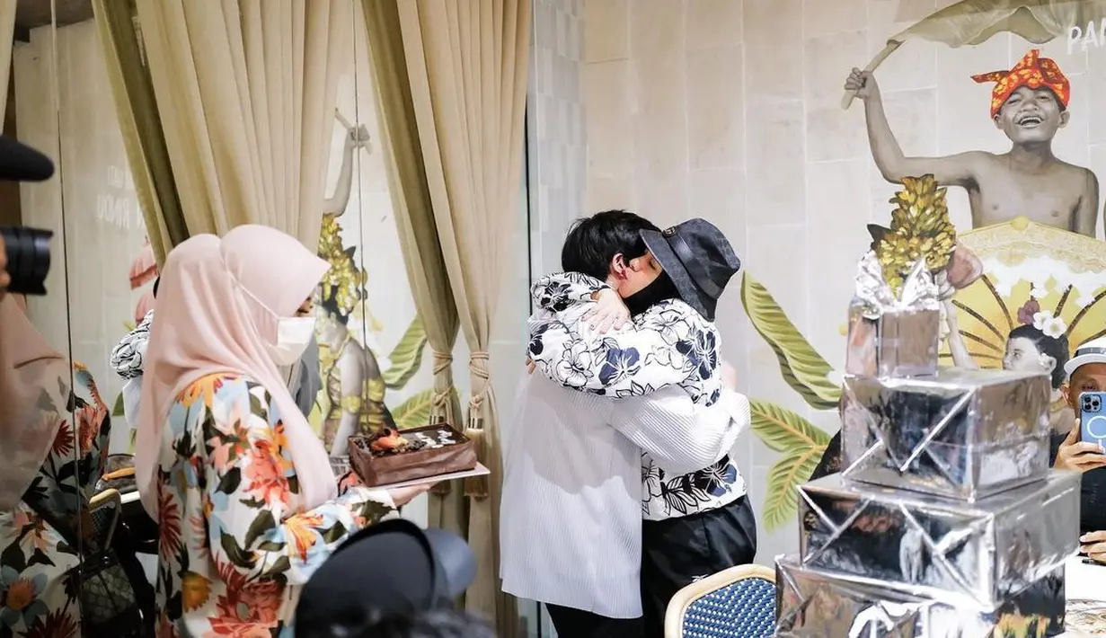 <p>[Instagram/attahalilintar]</p>