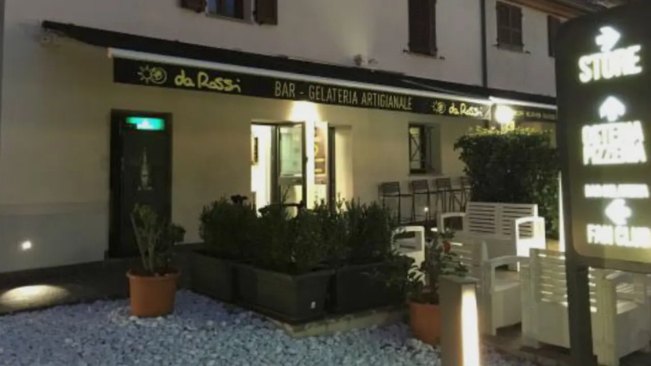 Tampilan depan restoran Valentino Rossi yang terletak di kota Tavullia, Italia