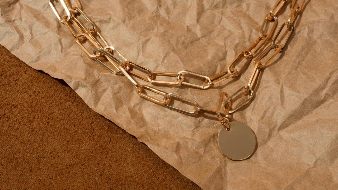 Ilustrasi Kalung Emas